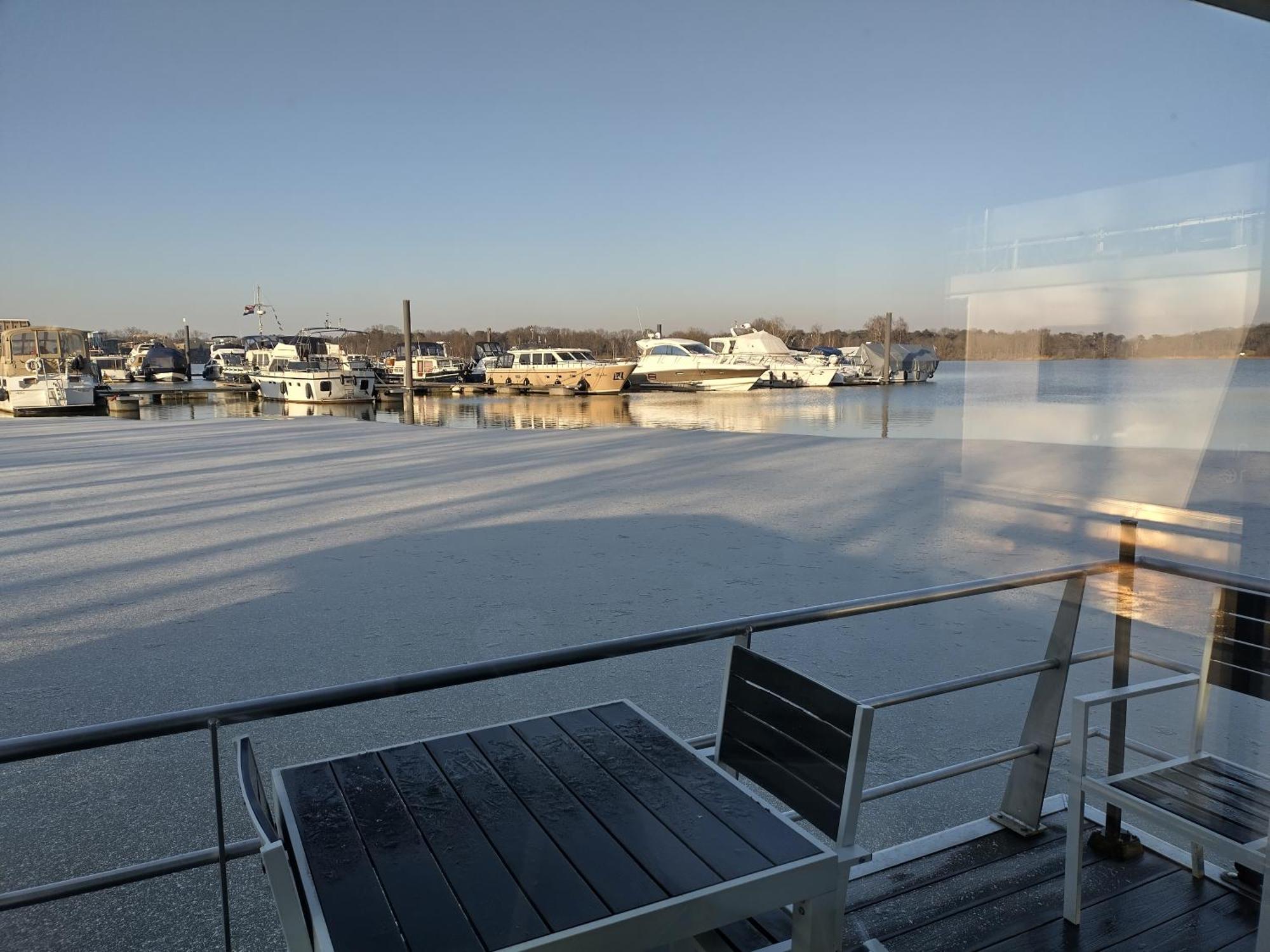 Hausboot Leukermeer Well Well  Exteriör bild